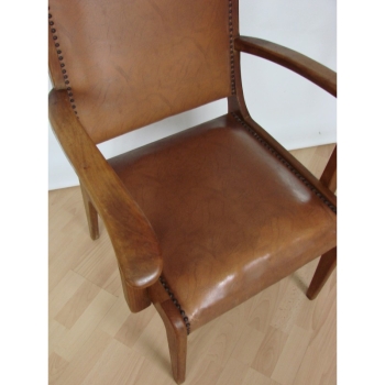 Fotel Modern – detale tapicerki ze skóry ekologicznej